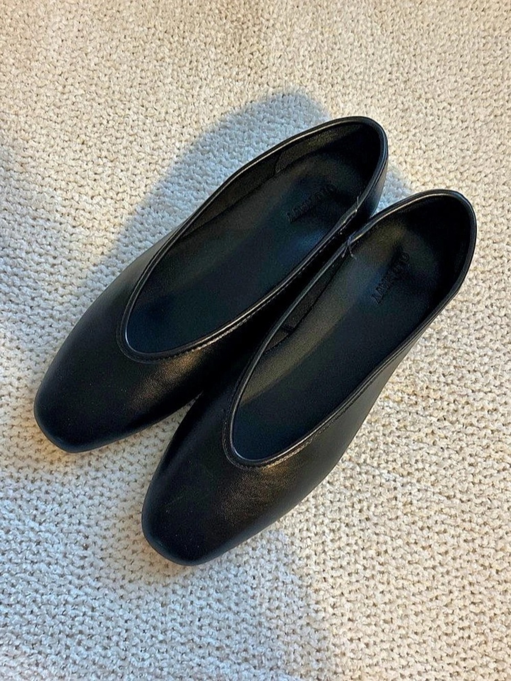 Old Navy V-Cut Ballet Flats Ballet Flats in Black US 8